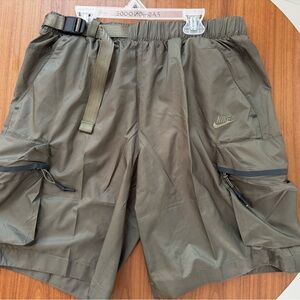 Nike tech pack utility shorts olive size Medium